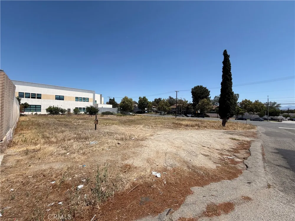 6559 Arlington Avenue Riverside, CA 92504