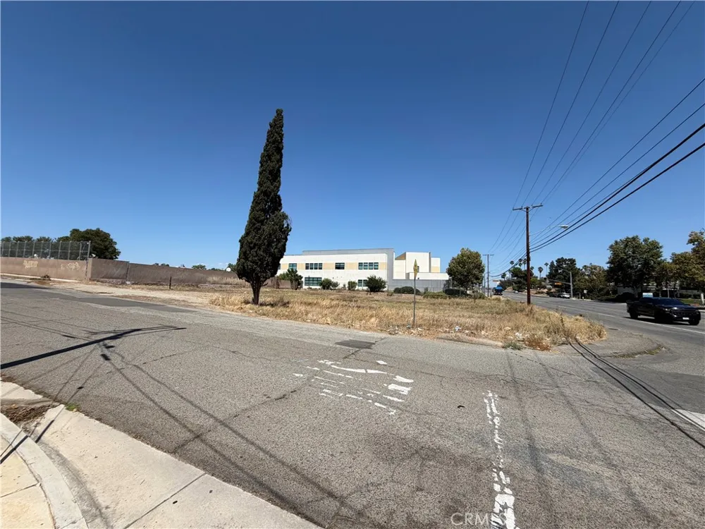 6559 Arlington Avenue Riverside, CA 92504