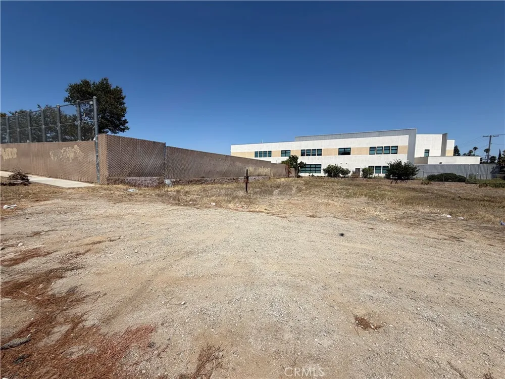 6559 Arlington Avenue Riverside, CA 92504