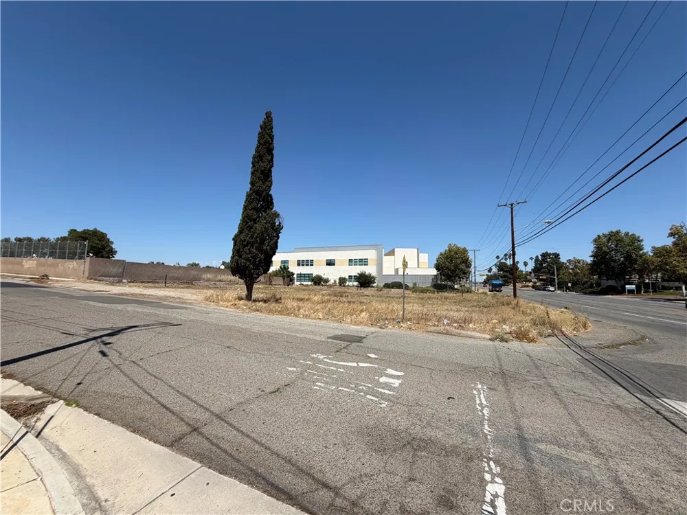 6559 Arlington Avenue Riverside, CA 92504
