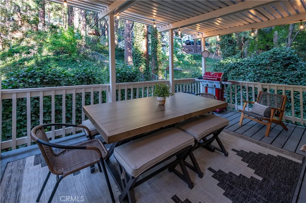 640 Pyramid Crestline, CA 92325