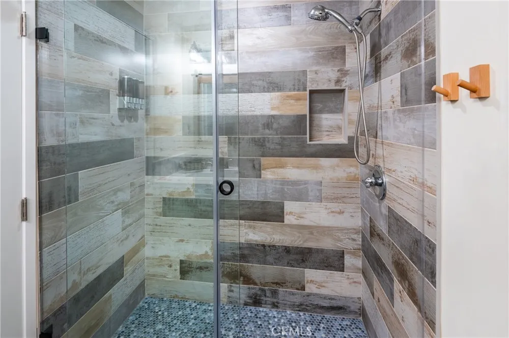640 Pyramid Crestline, CA 92325