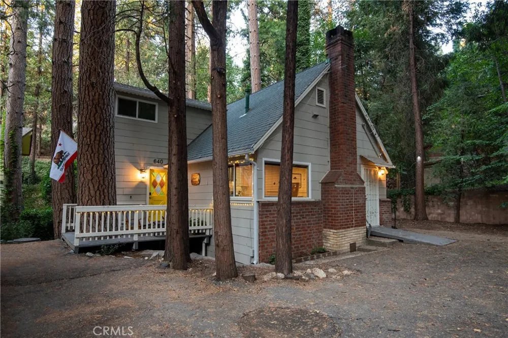 640 Pyramid Crestline, CA 92325