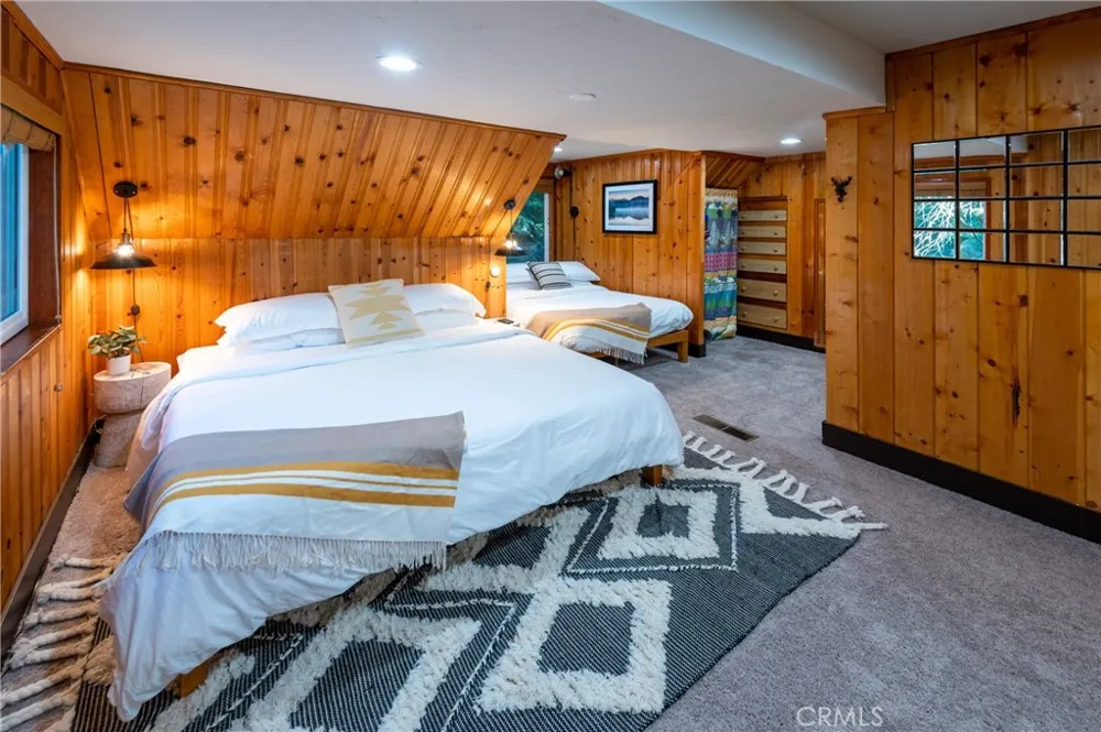 640 Pyramid Crestline, CA 92325