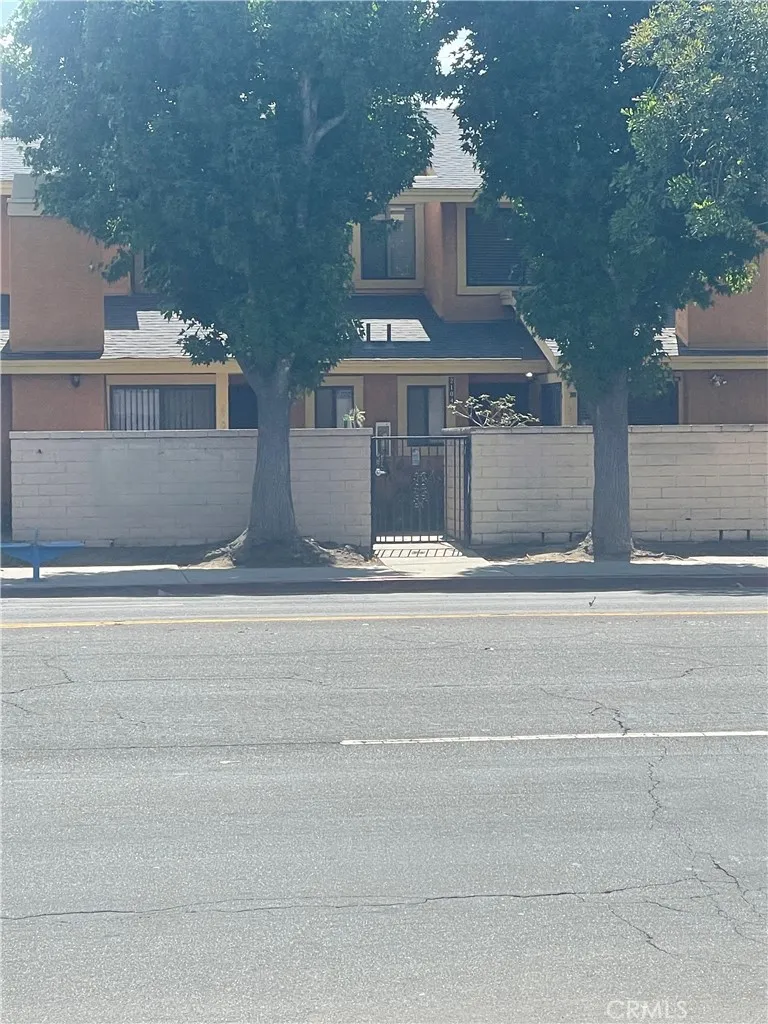 2108 Santa Fe Avenue #15 Long Beach, CA 90810