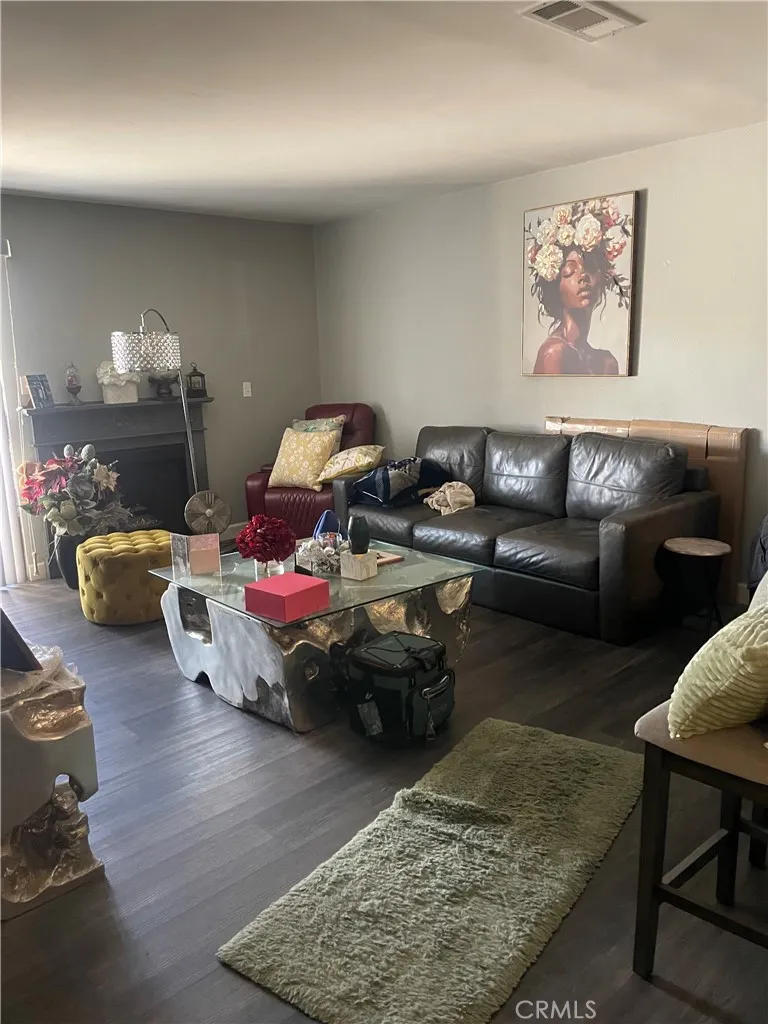 2108 Santa Fe Avenue #15 Long Beach, CA 90810