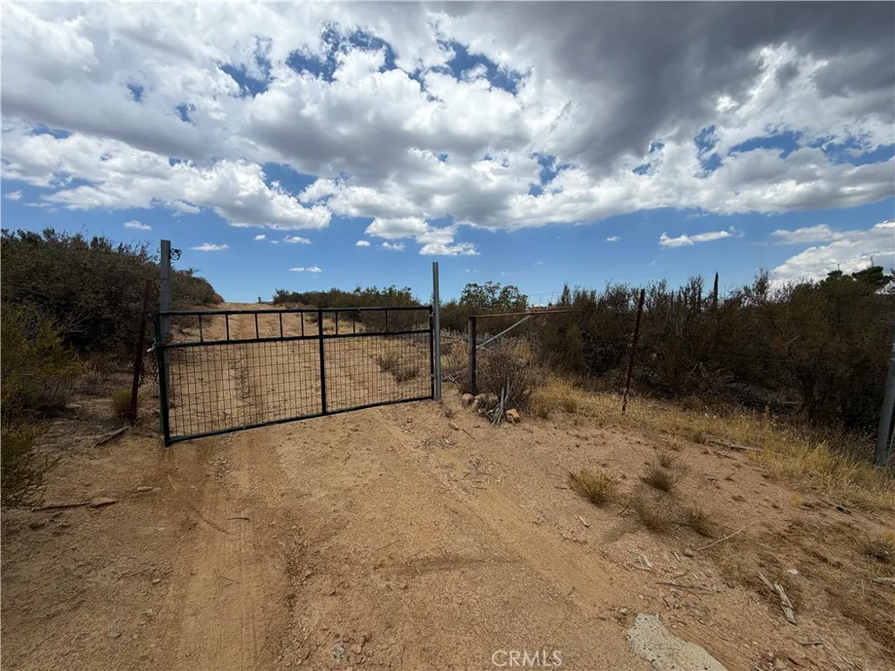 38400 Fischer Road Anza, CA 92539