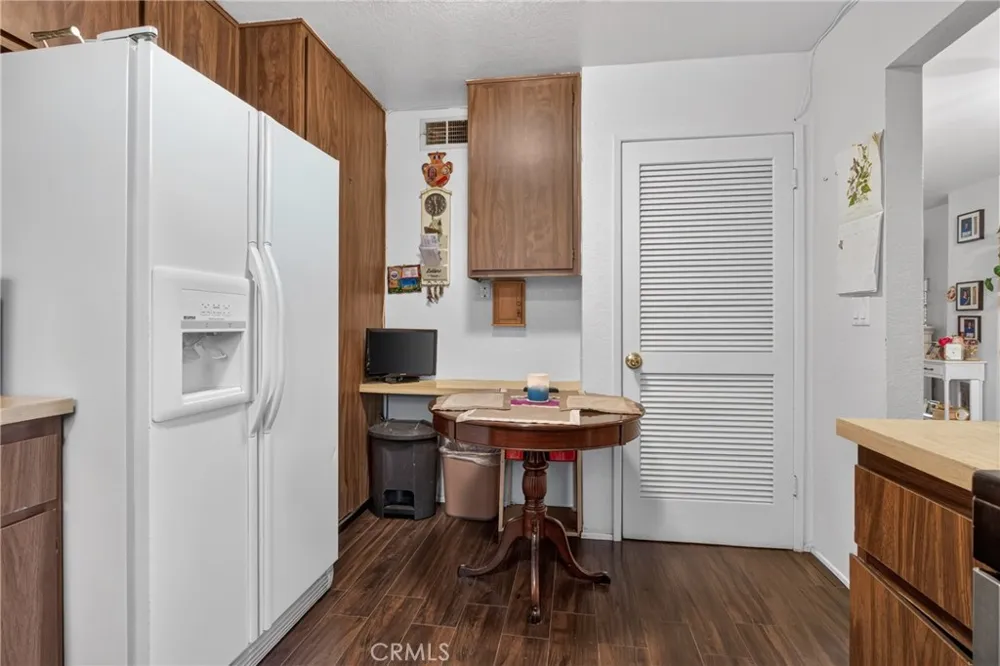 9414 Moonbeam Avenue #19 Panorama City, CA 91402