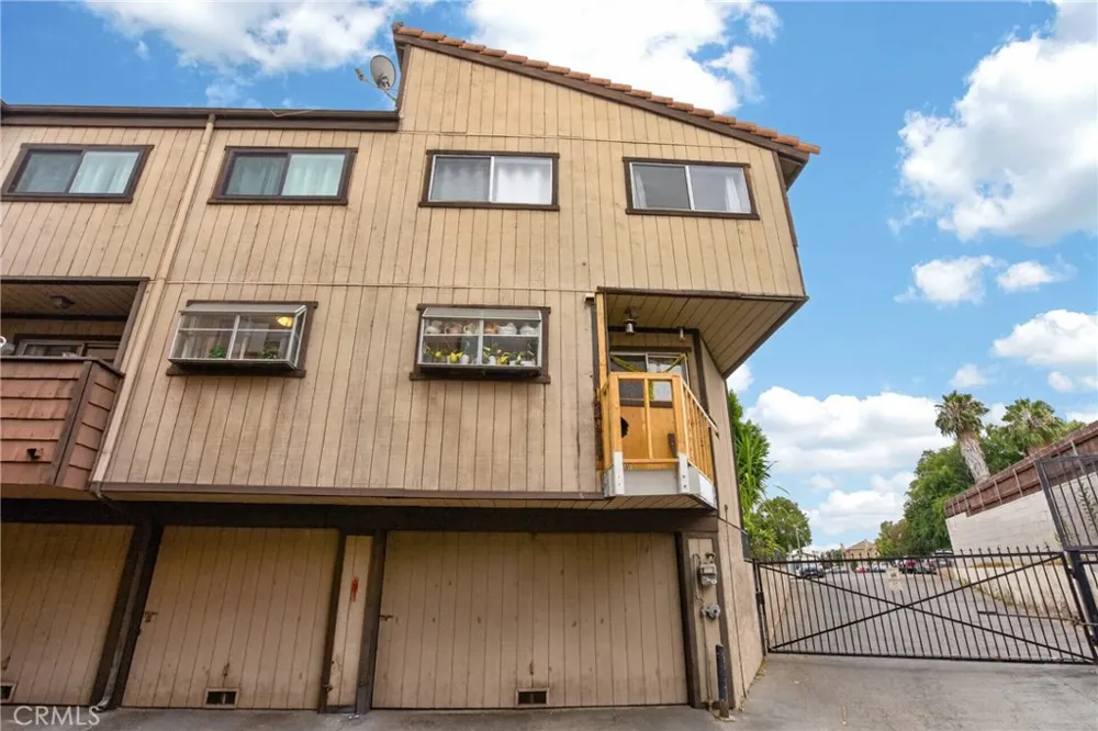 9414 Moonbeam Avenue #19 Panorama City, CA 91402