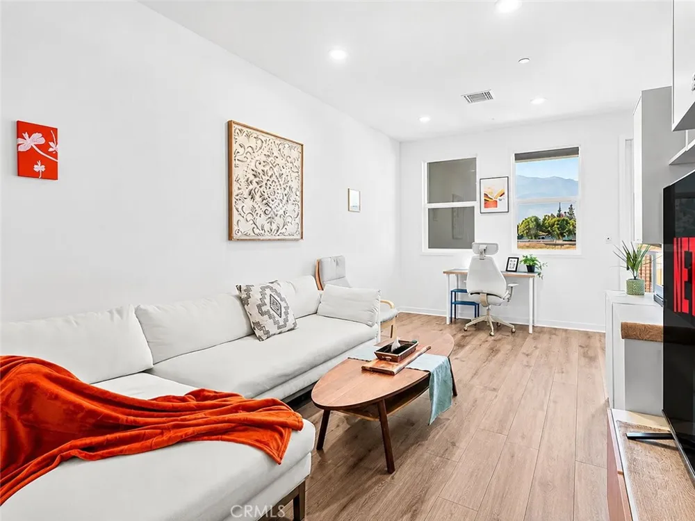4061 E LUNA PASEO #31 Ontario, CA 91764