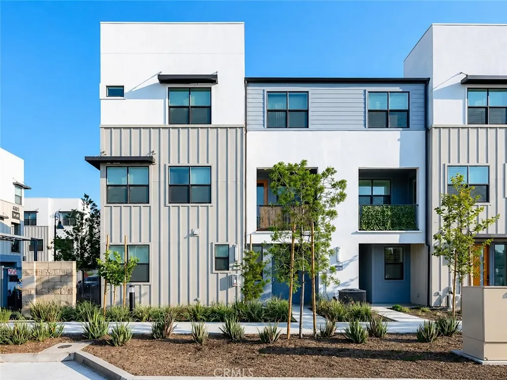 4061 E LUNA PASEO #31 Ontario, CA 91764