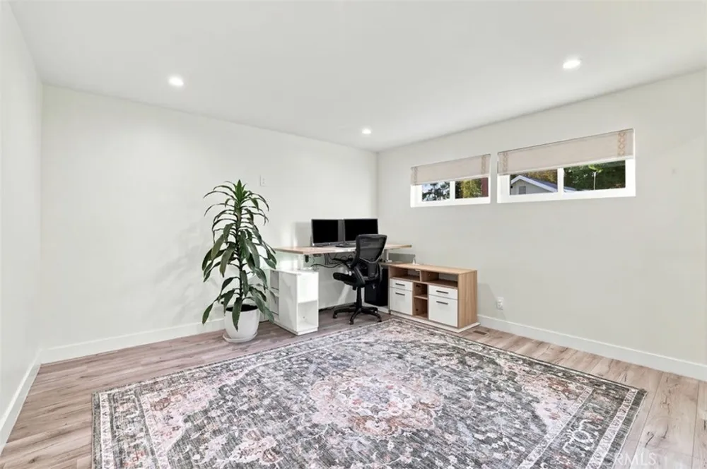 6951 Bellclaire Tujunga, CA 91042