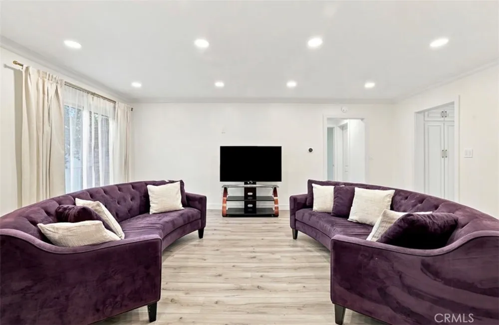 6951 Bellclaire Tujunga, CA 91042