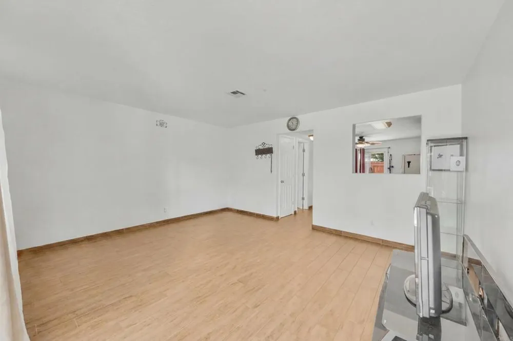 940 Calla Avenue #12 Imperial Beach, CA 91932