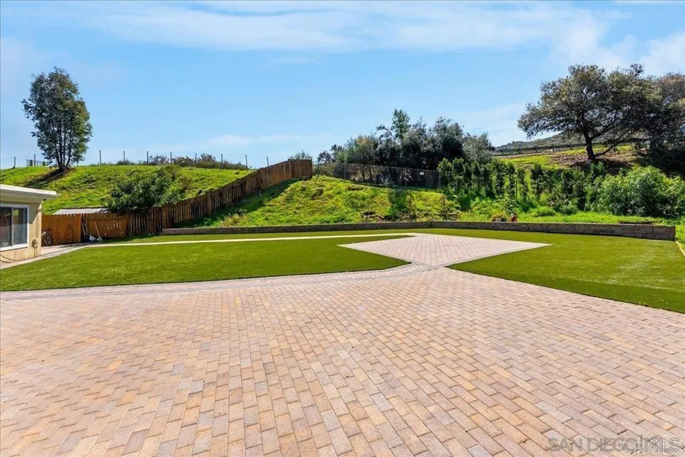 8406 Alado Place El Cajon, CA 92021