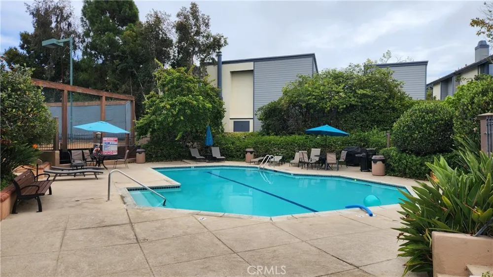 8860 Villa La Jolla Drive #215 La Jolla, CA 92037