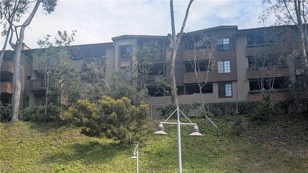 8860 Villa La Jolla Drive #215 La Jolla, CA 92037