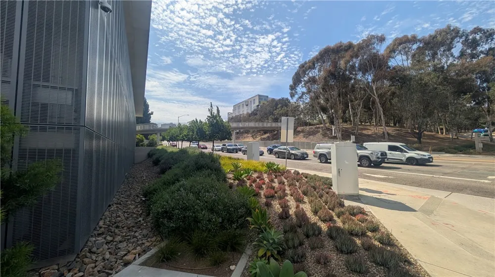 8860 Villa La Jolla Drive #215 La Jolla, CA 92037