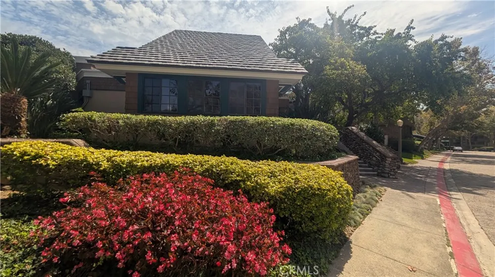 8860 Villa La Jolla Drive #215 La Jolla, CA 92037
