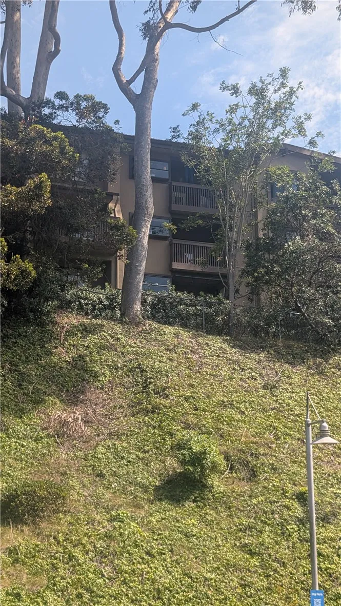 8860 Villa La Jolla Drive #215 La Jolla, CA 92037