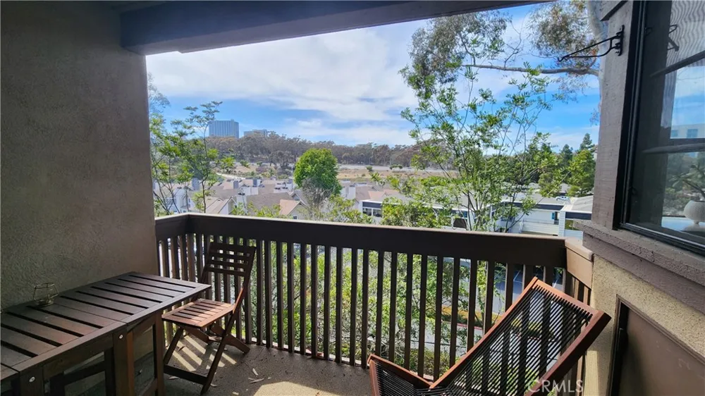 8860 Villa La Jolla Drive #215 La Jolla, CA 92037