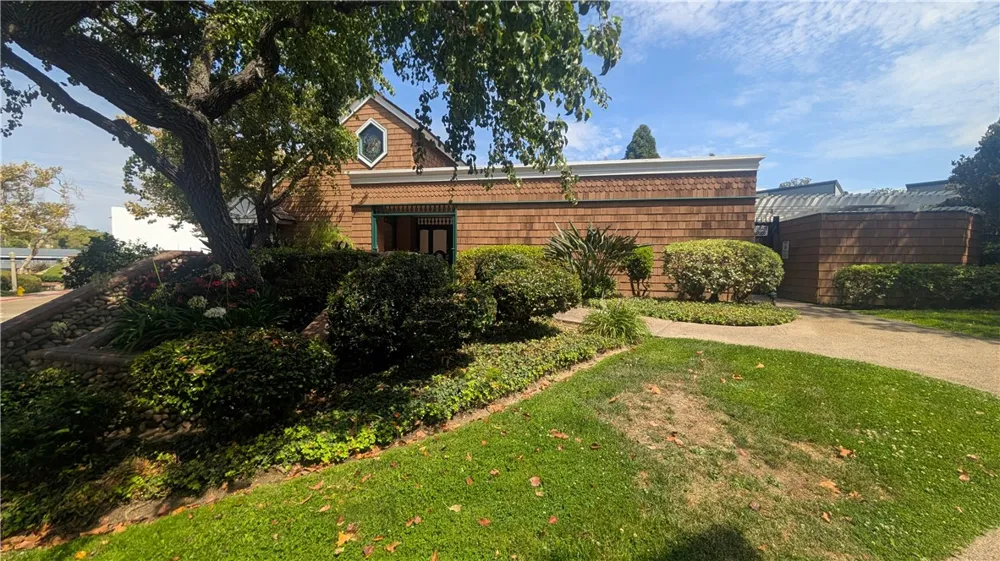 8860 Villa La Jolla Drive #215 La Jolla, CA 92037