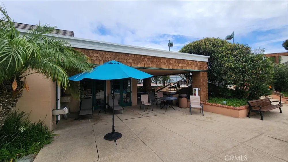 8860 Villa La Jolla Drive #215 La Jolla, CA 92037