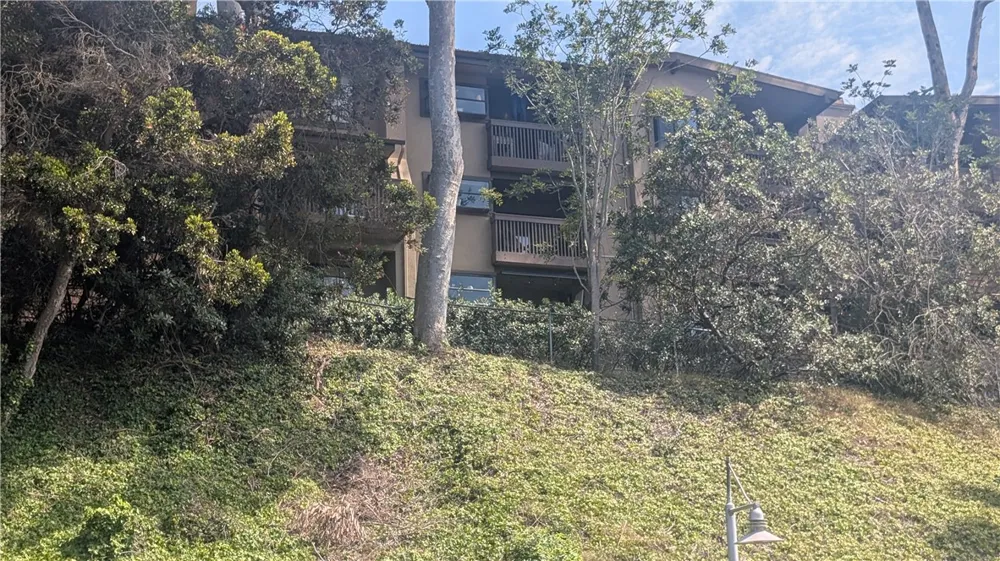 8860 Villa La Jolla Drive #215 La Jolla, CA 92037