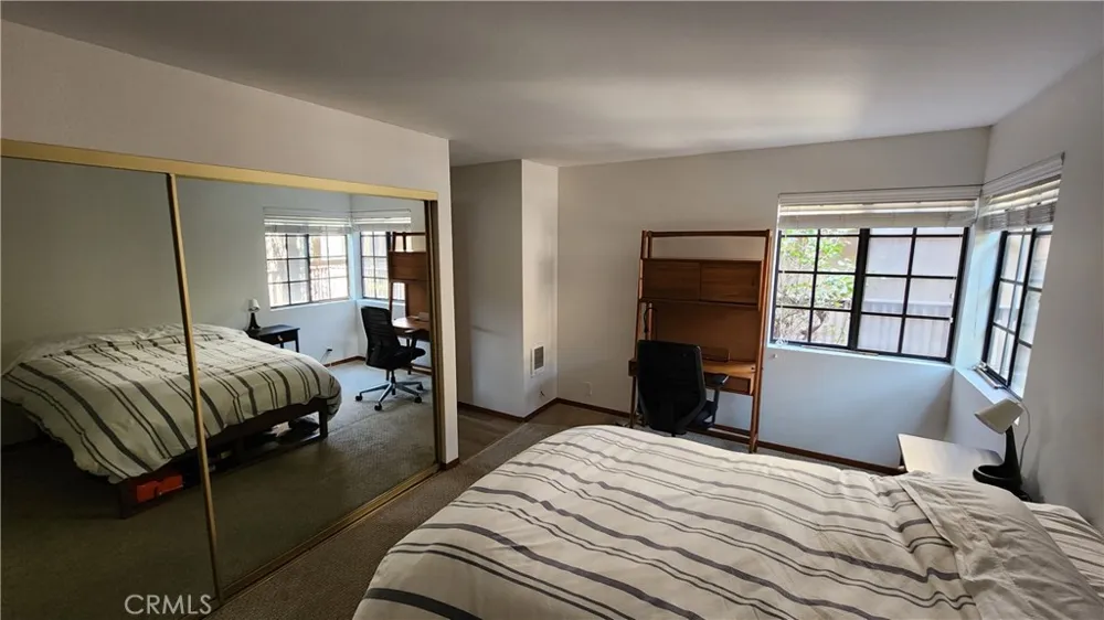 8860 Villa La Jolla Drive #215 La Jolla, CA 92037