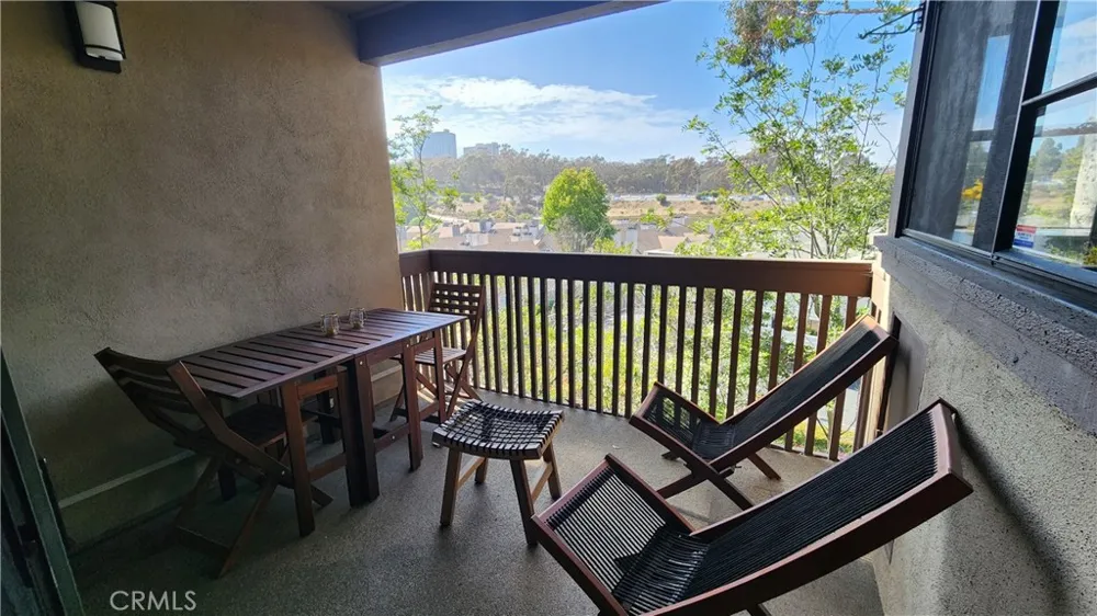 8860 Villa La Jolla Drive #215 La Jolla, CA 92037
