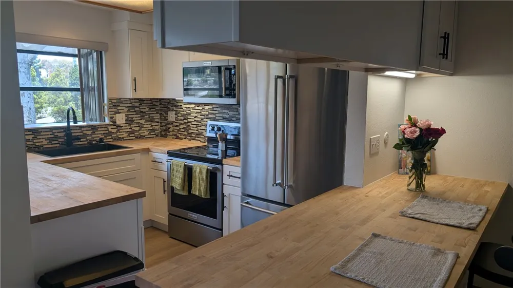 8860 Villa La Jolla Drive #215 La Jolla, CA 92037