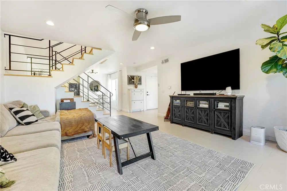 11621 Tampa Avenue #194 Porter Ranch, CA 91326
