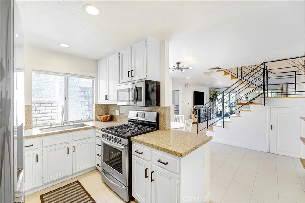 11621 Tampa Avenue #194 Porter Ranch, CA 91326