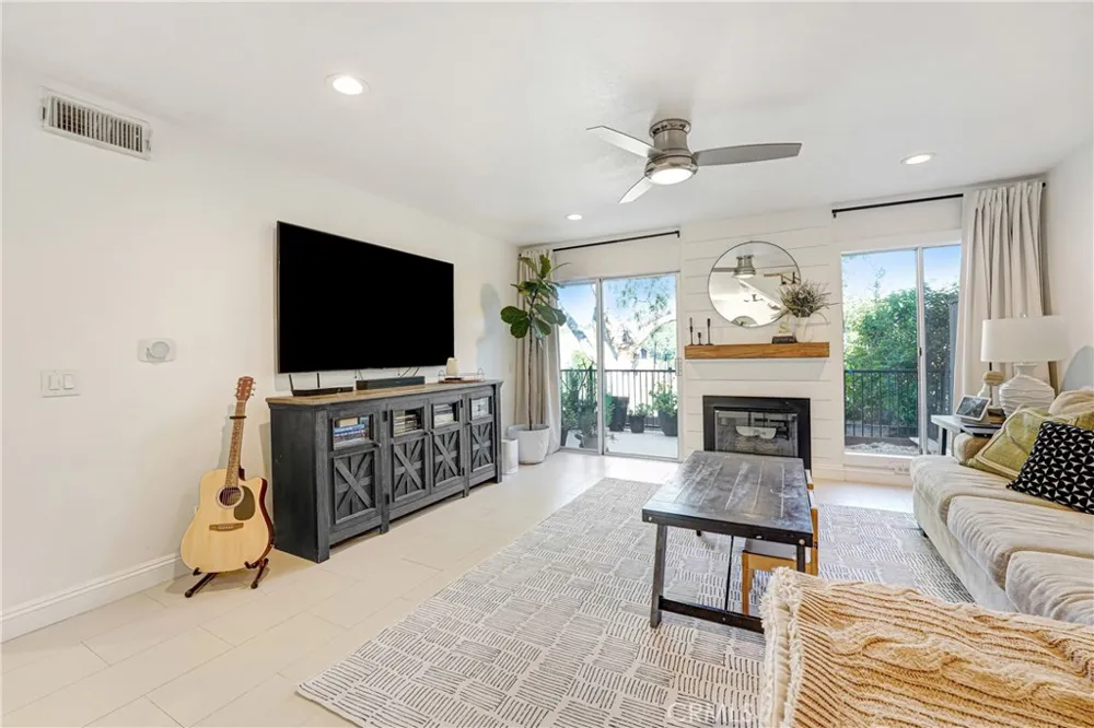11621 Tampa Avenue #194 Porter Ranch, CA 91326
