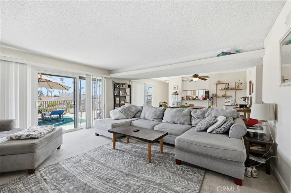 2558 Seahorse Avenue Ventura, CA 93001