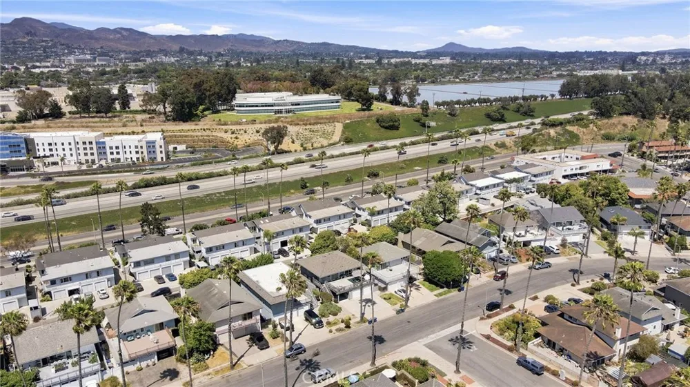 2558 Seahorse Avenue Ventura, CA 93001