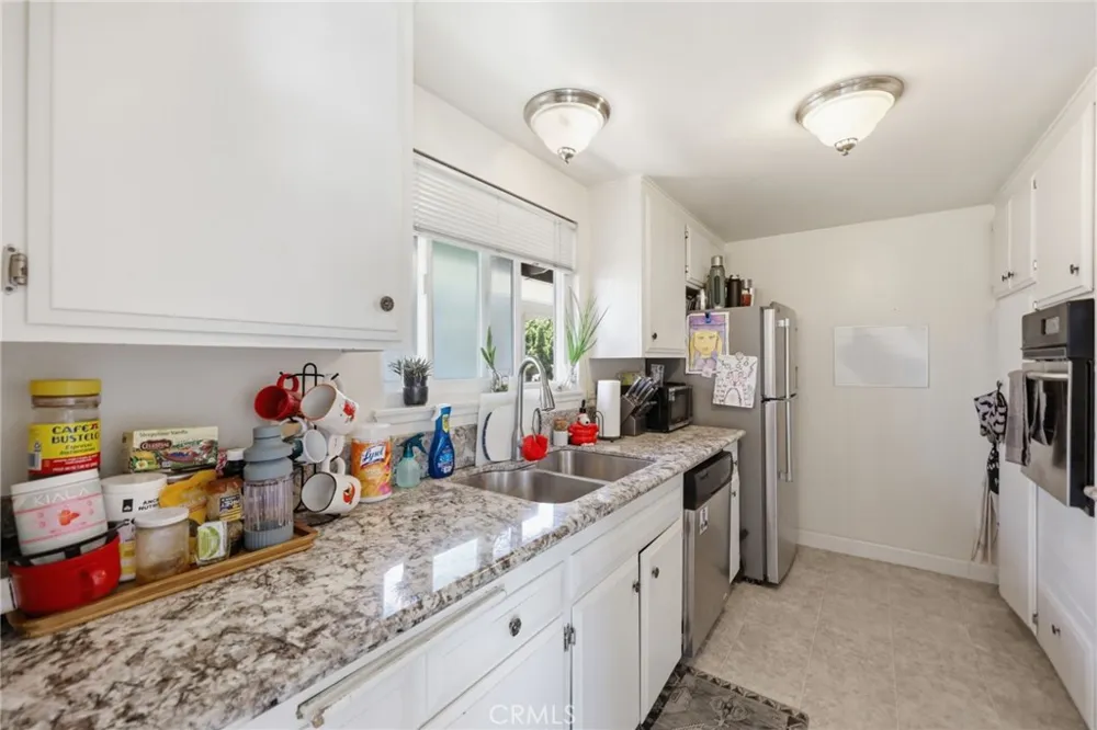 2558 Seahorse Avenue Ventura, CA 93001