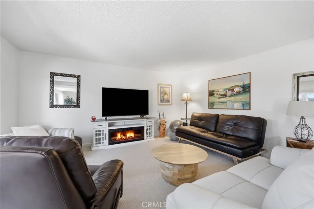 2558 Seahorse Avenue Ventura, CA 93001