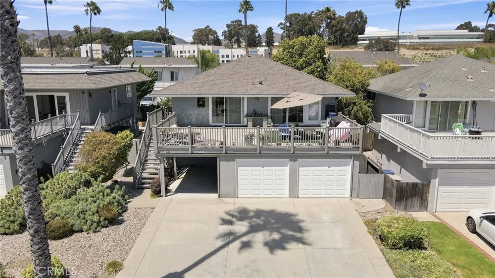 2558 Seahorse Avenue Ventura, CA 93001