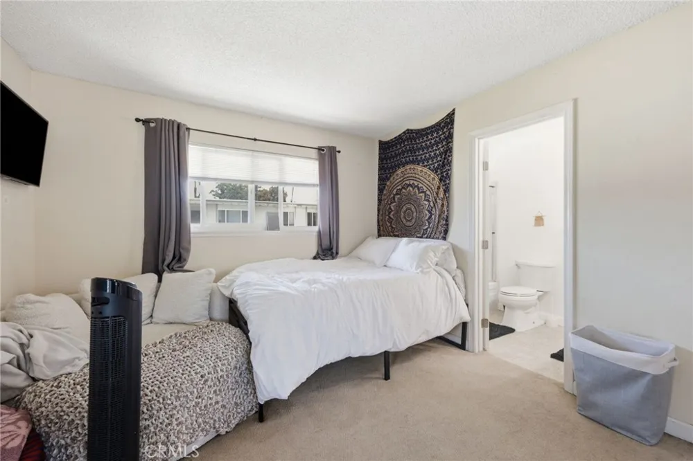 2558 Seahorse Avenue Ventura, CA 93001