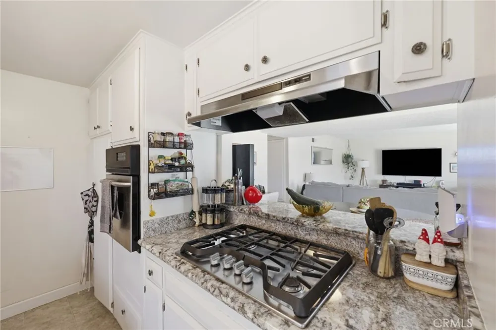 2558 Seahorse Avenue Ventura, CA 93001
