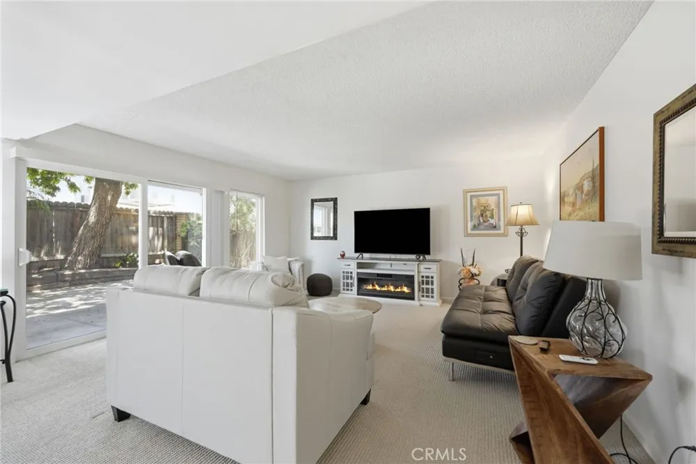 2558 Seahorse Avenue Ventura, CA 93001