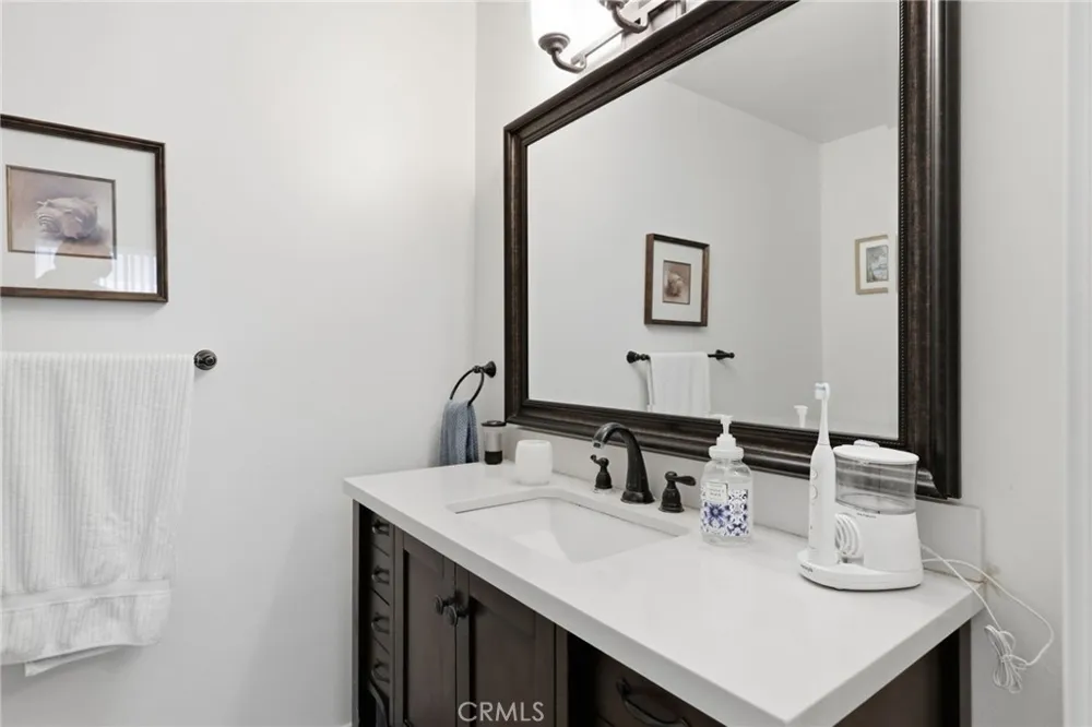 2558 Seahorse Avenue Ventura, CA 93001