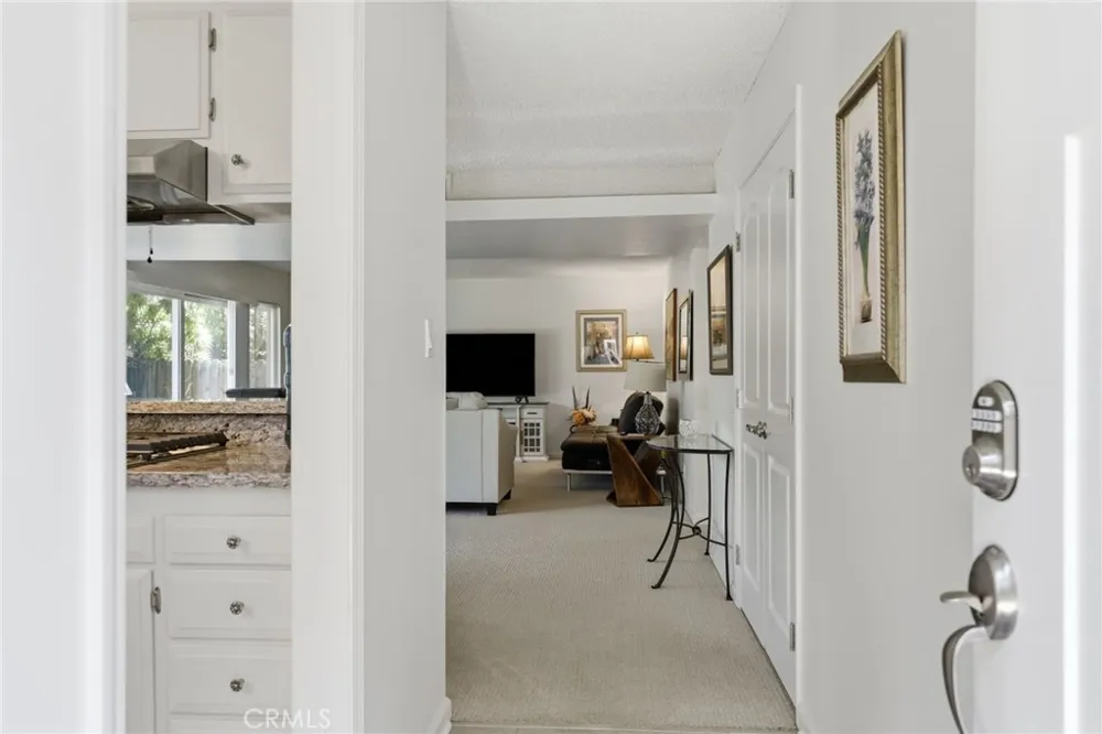 2558 Seahorse Avenue Ventura, CA 93001