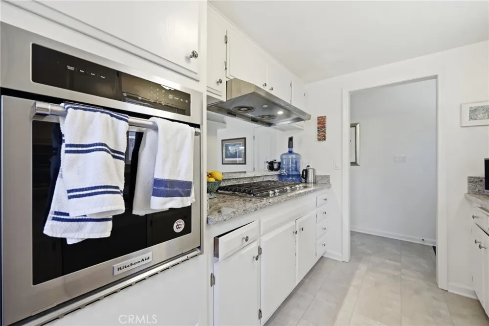 2558 Seahorse Avenue Ventura, CA 93001
