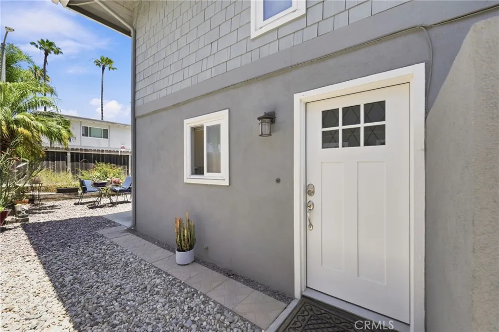 2558 Seahorse Avenue Ventura, CA 93001