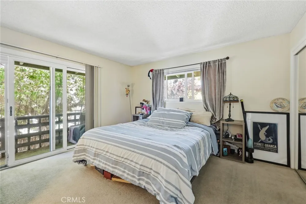2558 Seahorse Avenue Ventura, CA 93001