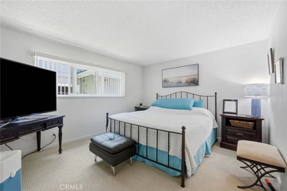 2558 Seahorse Avenue Ventura, CA 93001