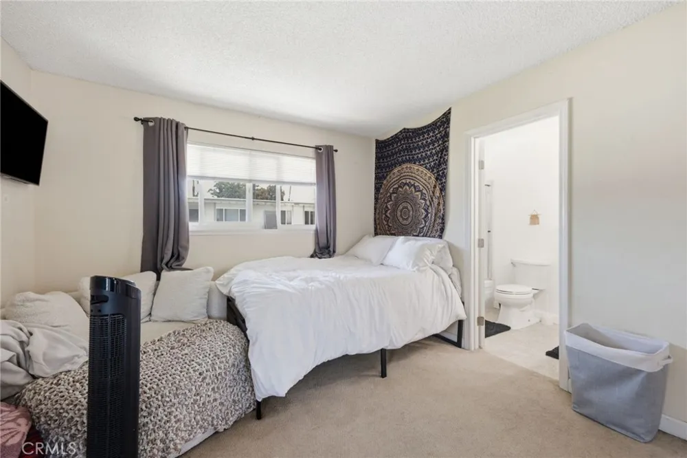 2558 Seahorse Avenue Ventura, CA 93001