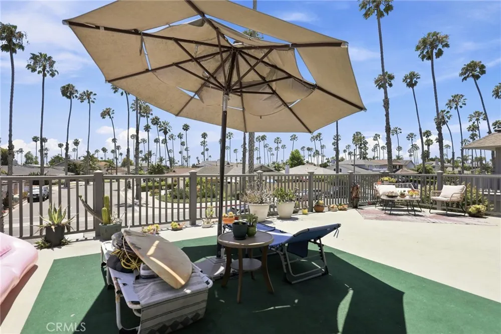 2558 Seahorse Avenue Ventura, CA 93001